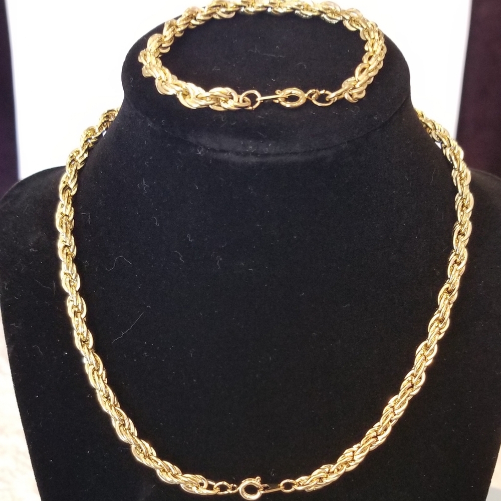 Vintage Elegant Gold Rope Choker and Bracelet Set. Necklace 16" Bracelet 7" - Picture 2 of 4